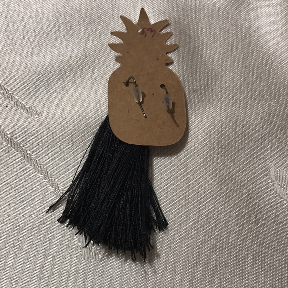 Black Tassel Earrings from Cato Must Bundle - Picture 5 of 6